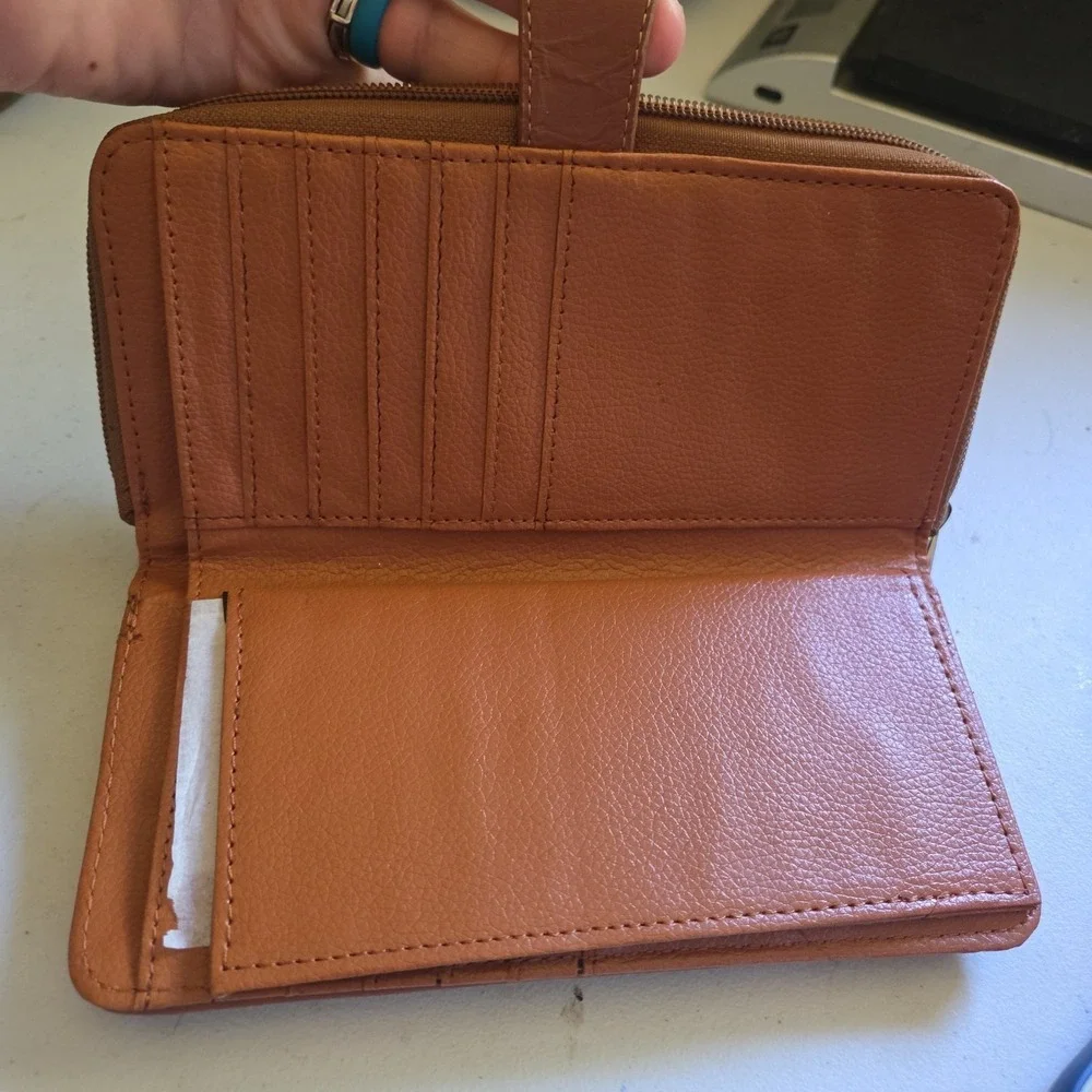 B. Amici Luciana RFID Leather Wallet  Wristlet Brown Gingerbread